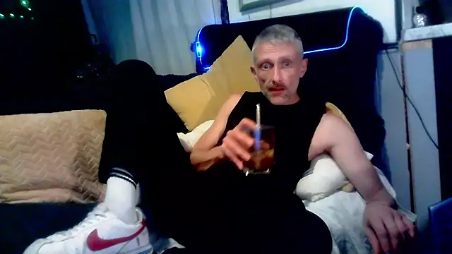 unclestefansdick online show from September 28, 12:05 am