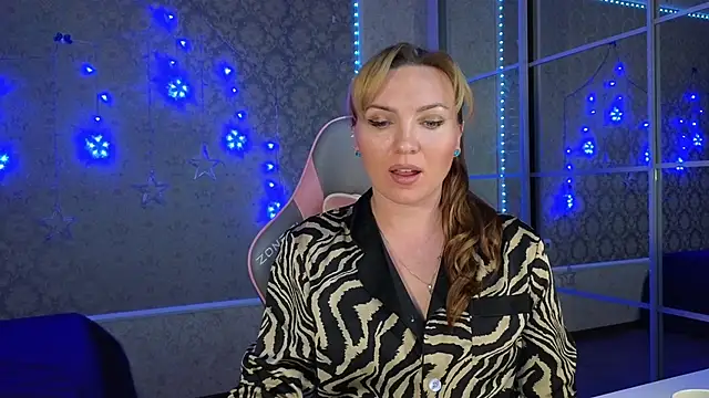 -DIVORA- online show from February 4, 7:00 pm