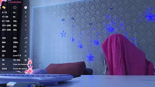 -DIVORA- online show from February 22, 12:40 pm