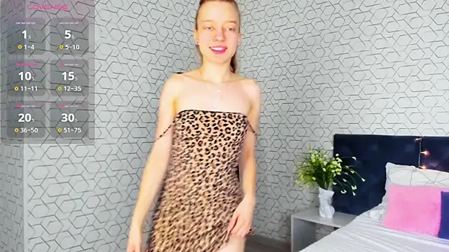 Michelle Blond online show from January 4, 8:49 am