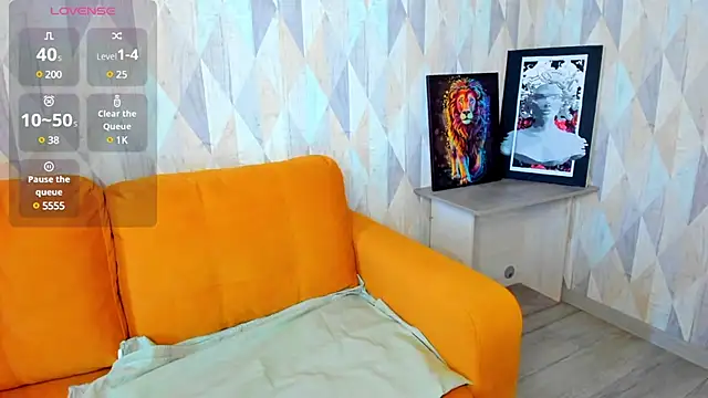 Michelle Blond online show from February 4, 7:07 am