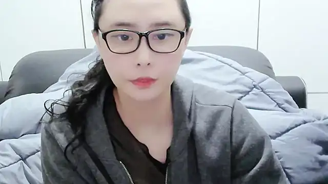 Snapshot of yourz_tw chatting on March 7, 8:13 am yourz tw online show from March 7, 8:13 am