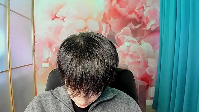 Snapshot of EmiliaYours chatting on December 8, 6:43 am EmiliaYours online show from December 8, 6:43 am