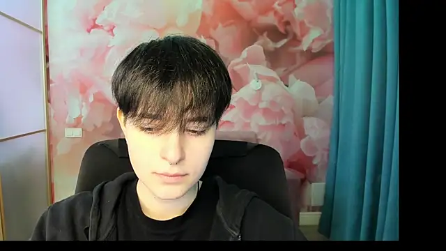 Snapshot of EmiliaYours chatting on December 9, 12:30 pm EmiliaYours online show from December 9, 12:30 pm