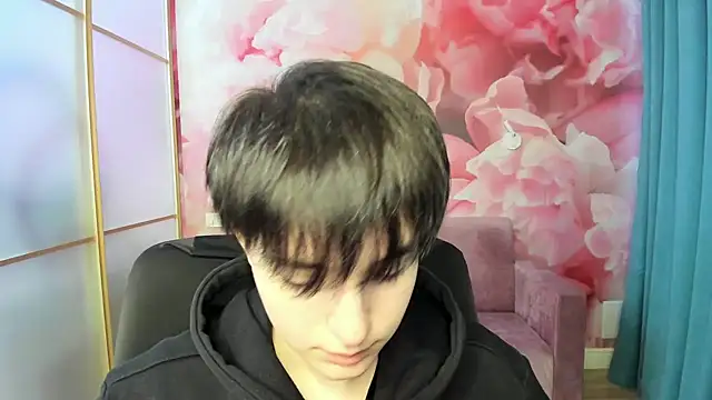 Snapshot of EmiliaYours chatting on December 10, 6:54 am EmiliaYours online show from December 10, 6:54 am