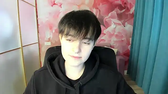 Snapshot of EmiliaYours chatting on December 14, 12:55 pm EmiliaYours online show from December 14, 12:55 pm