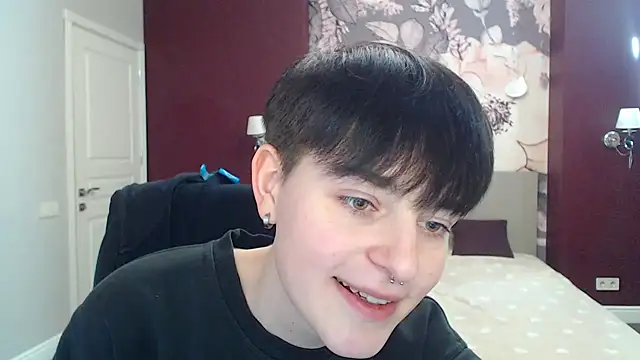 Snapshot of EmiliaYours chatting on December 24, 10:22 am EmiliaYours online show from December 24, 10:22 am