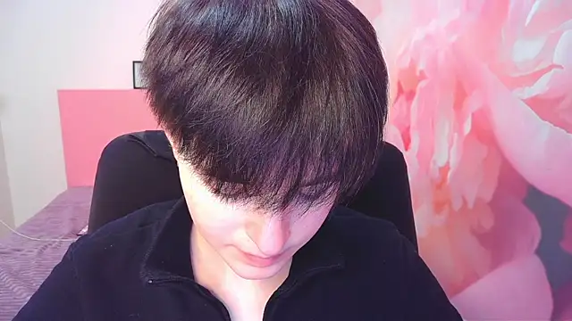 Snapshot of EmiliaYours chatting on December 31, 1:08 pm EmiliaYours online show from December 31, 1:08 pm