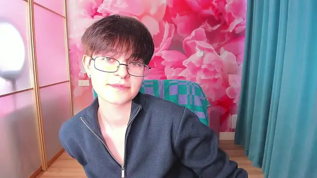 Snapshot of EmiliaYours chatting on January 26, 12:54 pm EmiliaYours online show from January 26, 12:54 pm