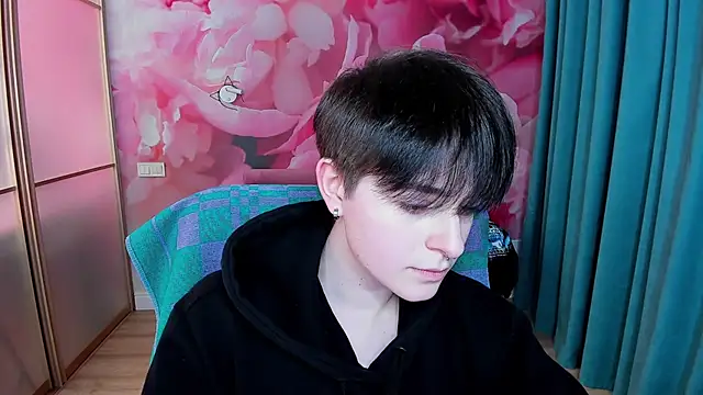 Snapshot of EmiliaYours chatting on January 31, 4:06 pm EmiliaYours online show from January 31, 4:06 pm