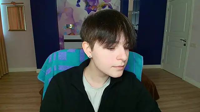 Snapshot of EmiliaYours chatting on February 1, 1:20 pm EmiliaYours online show from February 1, 1:20 pm