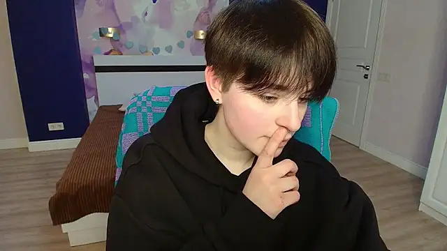 Snapshot of EmiliaYours chatting on February 14, 1:40 pm EmiliaYours online show from February 14, 1:40 pm