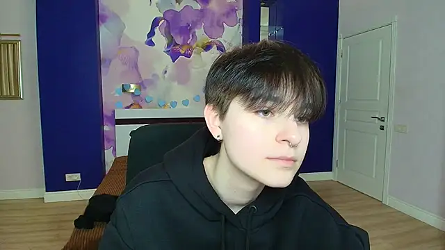 Snapshot of EmiliaYours chatting on February 14, 4:41 pm EmiliaYours online show from February 14, 4:41 pm