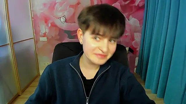 Snapshot of EmiliaYours chatting on February 21, 4:05 pm EmiliaYours online show from February 21, 4:05 pm