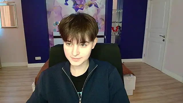 Snapshot of EmiliaYours chatting on February 22, 1:13 pm EmiliaYours online show from February 22, 1:13 pm