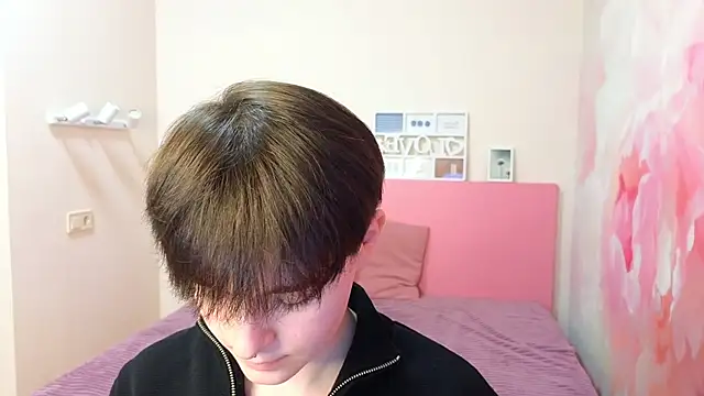 Snapshot of EmiliaYours chatting on February 28, 1:25 pm EmiliaYours online show from February 28, 1:25 pm