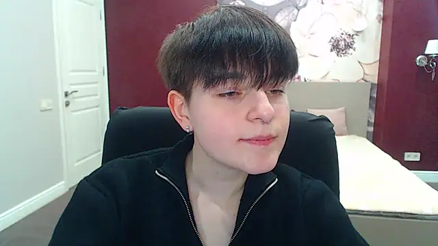 Snapshot of EmiliaYours chatting on March 4, 1:17 pm EmiliaYours online show from March 4, 1:17 pm