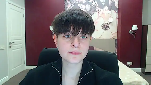 Snapshot of EmiliaYours chatting on March 4, 4:30 pm EmiliaYours online show from March 4, 4:30 pm