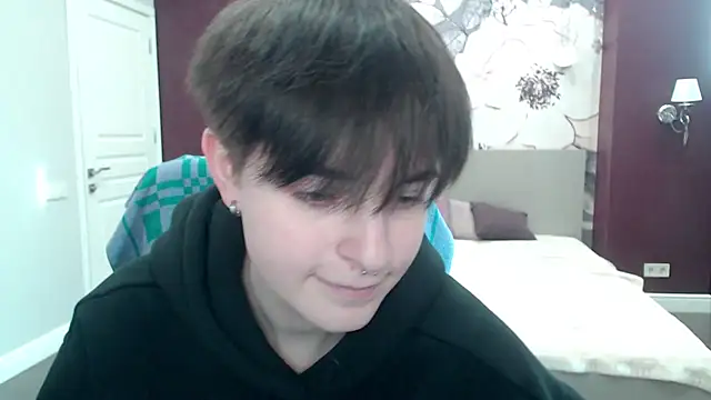 Snapshot of EmiliaYours chatting on March 18, 2:04 pm EmiliaYours online show from March 18, 2:04 pm