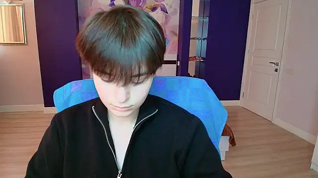 Snapshot of EmiliaYours chatting on March 21, 2:40 pm EmiliaYours online show from March 21, 2:40 pm