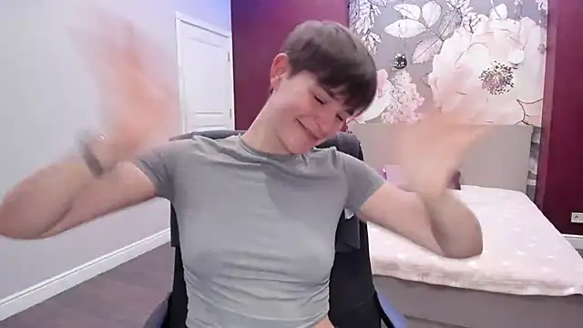 Snapshot of EmiliaYours chatting on September 15, 3:12 pm EmiliaYours online show from September 15, 3:12 pm