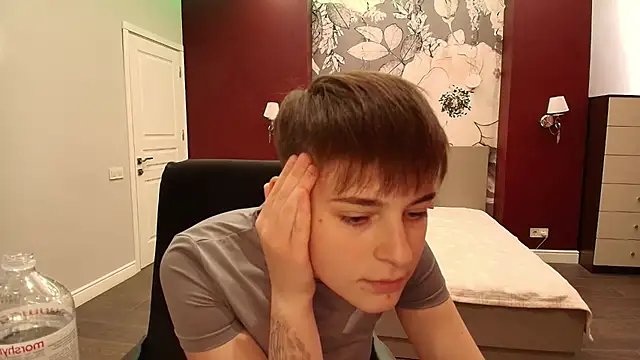 Snapshot of EmiliaYours chatting on September 23, 2:42 pm EmiliaYours online show from September 23, 2:42 pm