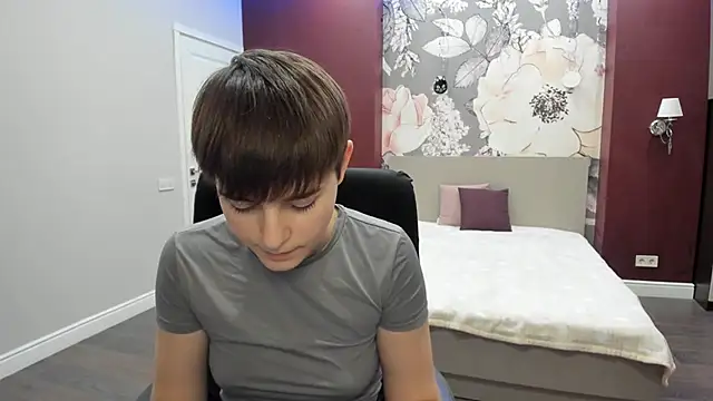 Snapshot of EmiliaYours chatting on November 22, 2:49 pm EmiliaYours online show from November 22, 2:49 pm