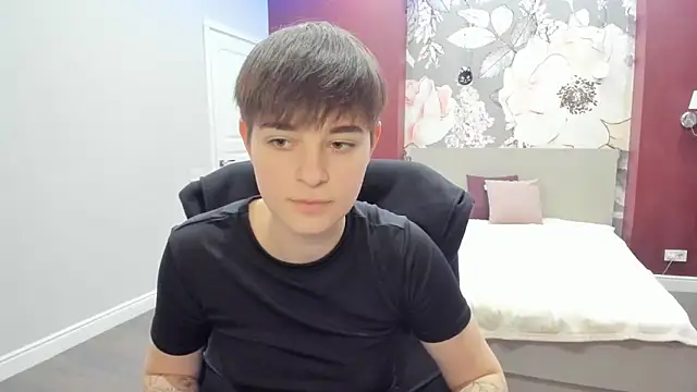 Snapshot of EmiliaYours chatting on November 25, 3:01 pm EmiliaYours online show from November 25, 3:01 pm