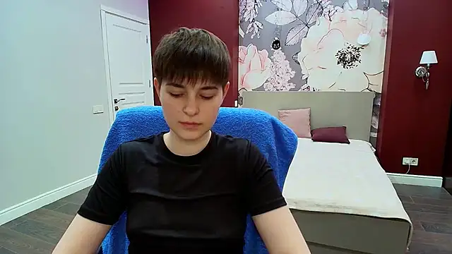 EmiliaYours online show from March 24, 3:50 pm