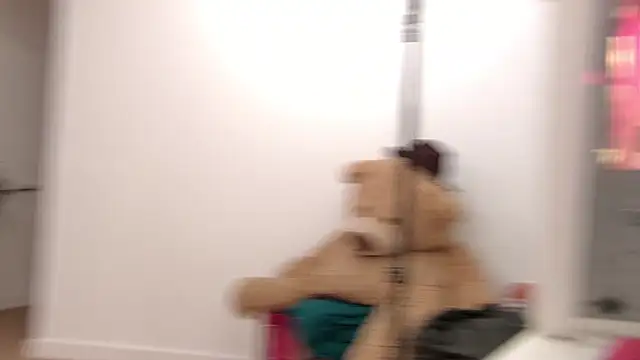 Snapshot of CelineHuddson chatting on January 14, 8:48 pm CelineHuddson online show from January 14, 8:48 pm