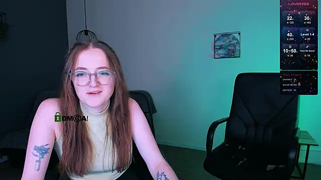 Snapshot of luna_berryy chatting on December 14, 2:23 am luna berryy online show from December 14, 2:23 am