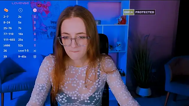 Snapshot of luna_berryy chatting on January 4, 8:16 pm luna berryy online show from January 4, 8:16 pm