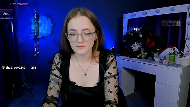Snapshot of luna_berryy chatting on January 10, 8:59 pm luna berryy online show from January 10, 8:59 pm