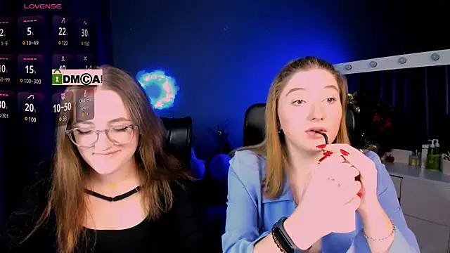 Snapshot of luna_berryy chatting on February 4, 8:17 pm luna berryy online show from February 4, 8:17 pm
