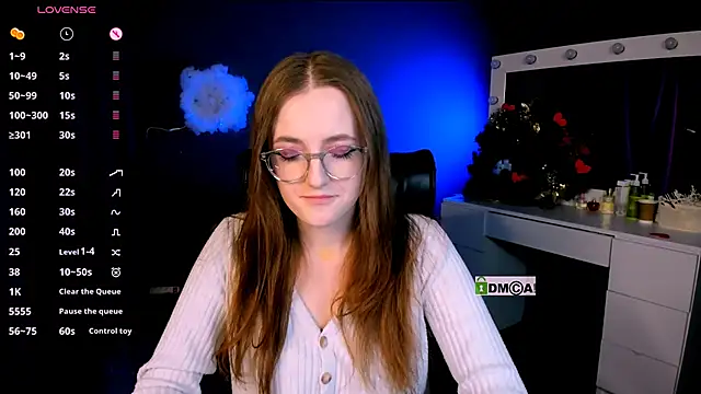 Snapshot of luna_berryy chatting on February 18, 11:30 pm luna berryy online show from February 18, 11:30 pm