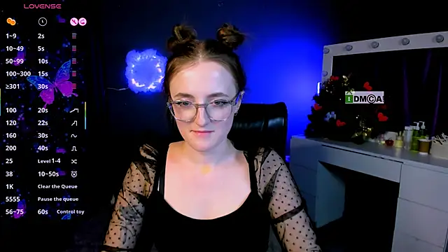 Snapshot of luna_berryy chatting on February 20, 5:33 am luna berryy online show from February 20, 5:33 am