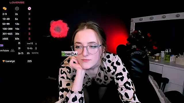 Snapshot of luna_berryy chatting on February 21, 2:39 am luna berryy online show from February 21, 2:39 am