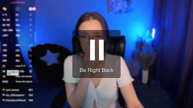 Snapshot of luna_berryy chatting on February 23, 2:29 am luna berryy online show from February 23, 2:29 am