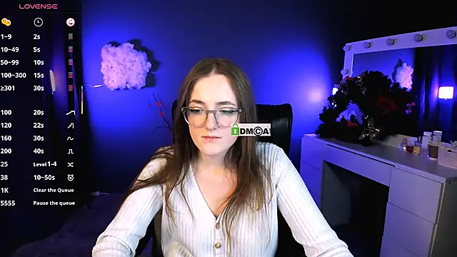Snapshot of luna_berryy chatting on February 25, 2:25 am luna berryy online show from February 25, 2:25 am
