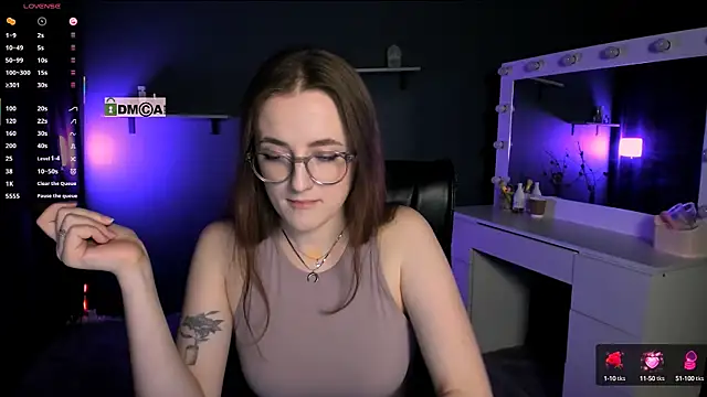 Snapshot of luna_berryy chatting on March 11, 9:26 pm luna berryy online show from March 11, 9:26 pm