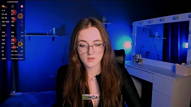 Snapshot of luna_berryy chatting on March 14, 9:32 pm luna berryy online show from March 14, 9:32 pm