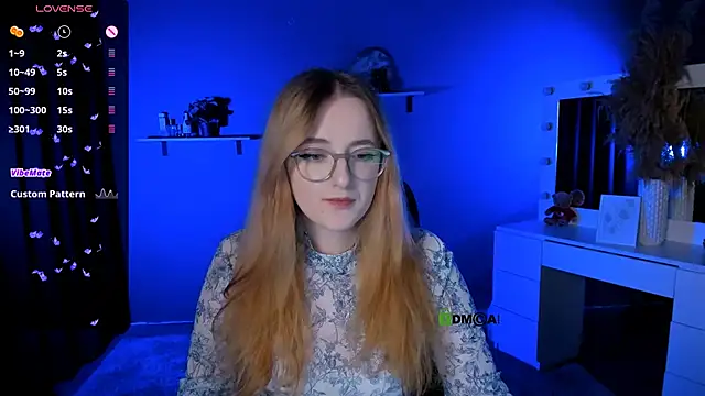 Snapshot of luna_berryy chatting on September 23, 1:14 pm luna berryy online show from September 23, 1:14 pm