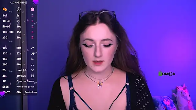 Snapshot of luna_berryy chatting on November 19, 8:53 pm luna berryy online show from November 19, 8:53 pm