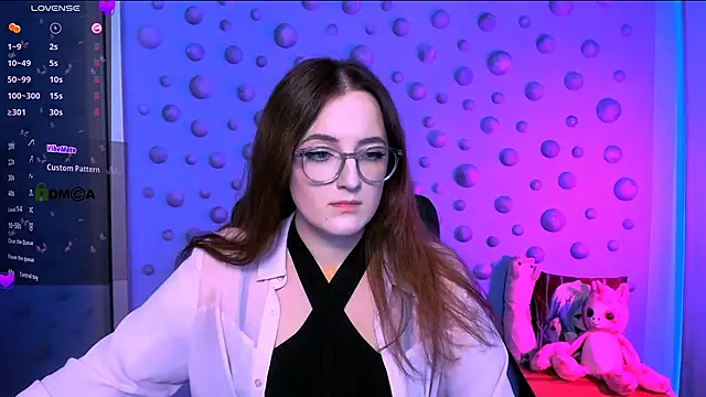 Snapshot of luna_berryy chatting on November 28, 8:11 pm luna berryy online show from November 28, 8:11 pm