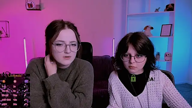 Snapshot of luna_berryy chatting on December 3, 8:18 pm luna berryy online show from December 3, 8:18 pm