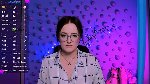 luna berryy online show from December 20, 8:16 pm