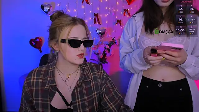 luna berryy online show from April 18, 9:04 pm