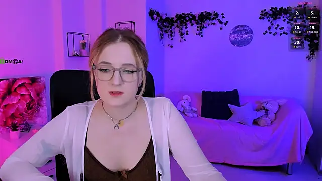 luna berryy online show from July 14, 7:08 pm