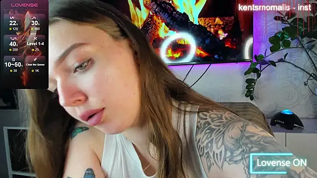 Snapshot of KentsMomAliss chatting on February 13, 8:59 am KentsMomAliss online show from February 13, 8:59 am