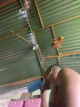 Snapshot of ElNegroRony chatting on December 3, 7:11 pm ElNegroRony online show from December 3, 7:11 pm